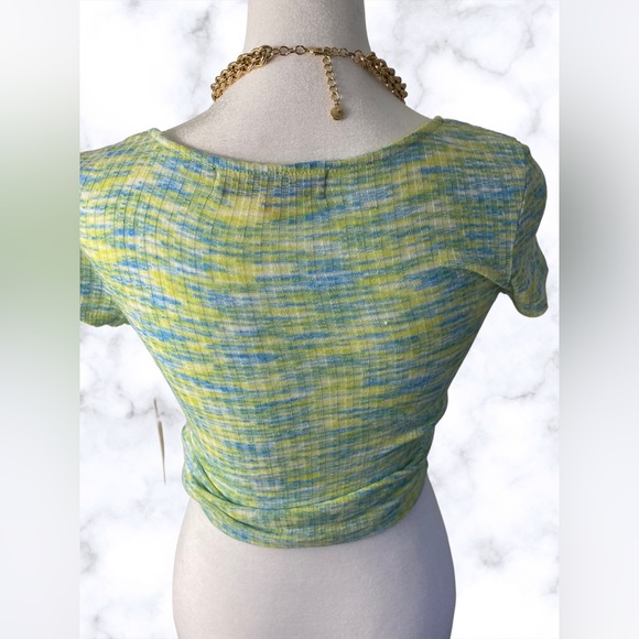 Green Hippie Rose Crop Top - Picture 3 of 5